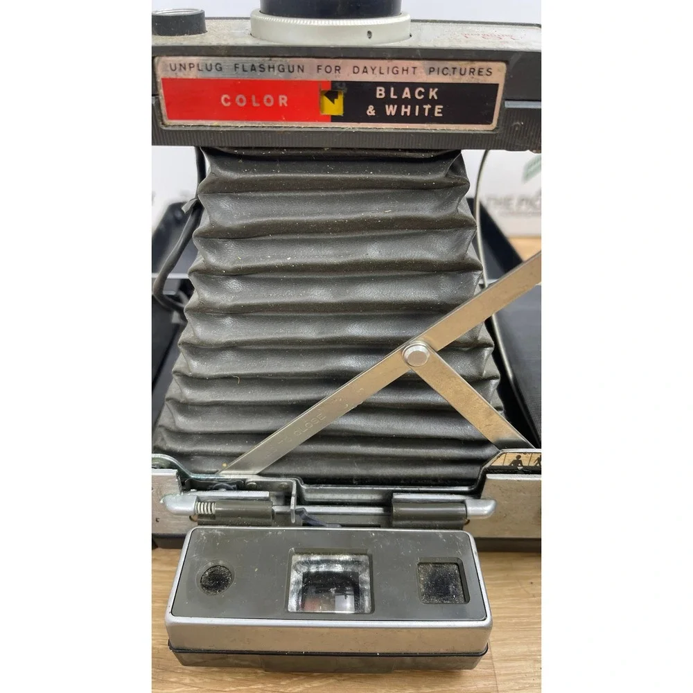 Polaroid 101 Automatic Land Camera Vintage 1960s Folding Bellows Instant Film